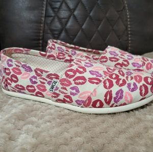 Toms, Size 7